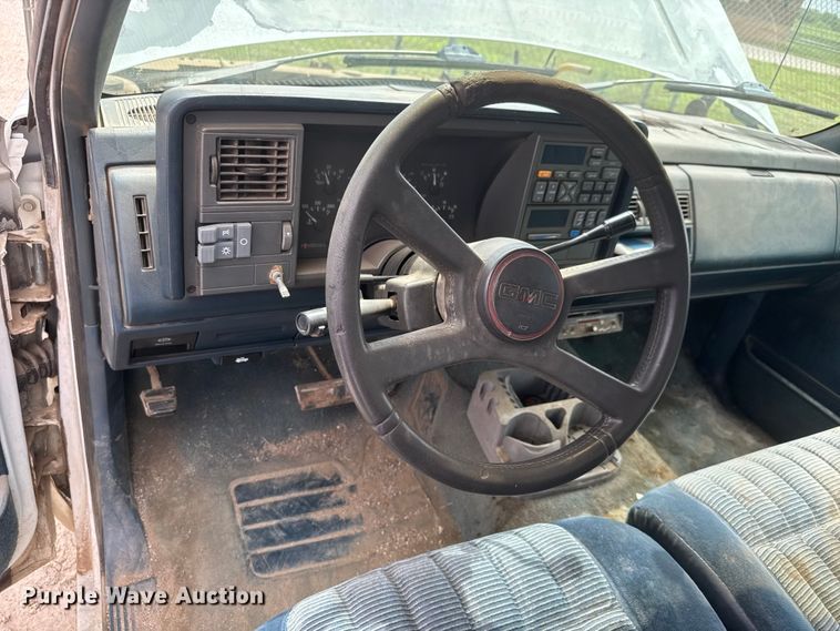 image for item NA9541 1993 GMC C1500 pickup truck