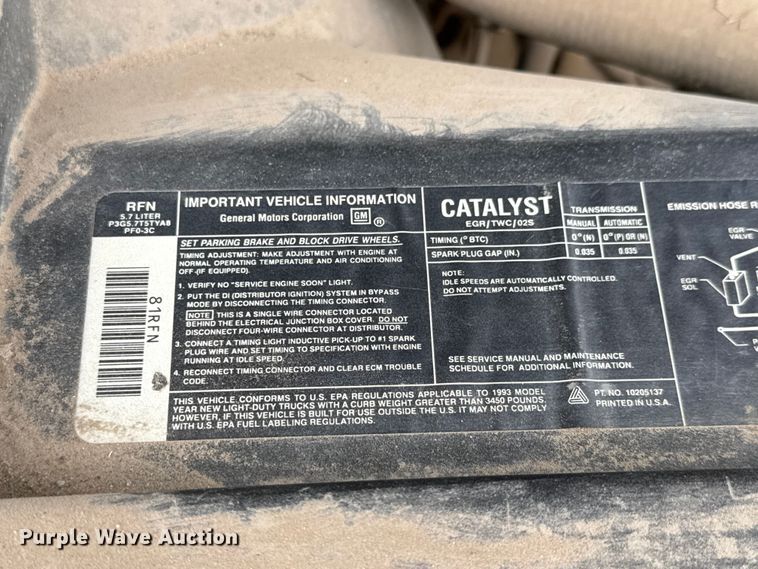 image for item NA9541 1993 GMC C1500 pickup truck