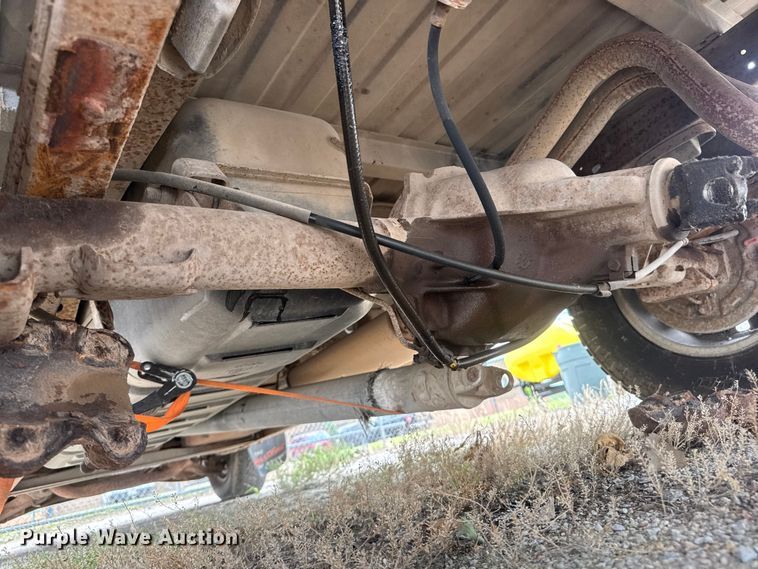 image for item NA9541 1993 GMC C1500 pickup truck