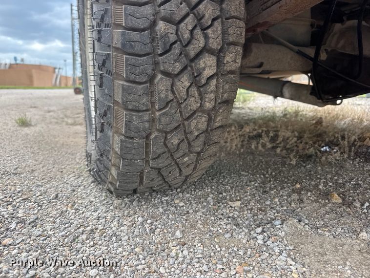 image for item NA9541 1993 GMC C1500 pickup truck