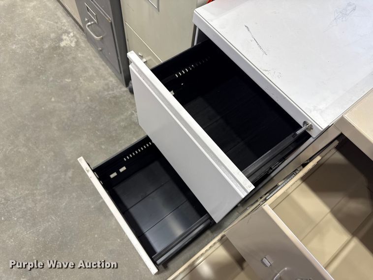 image for item ND9533 (6) filing cabinets