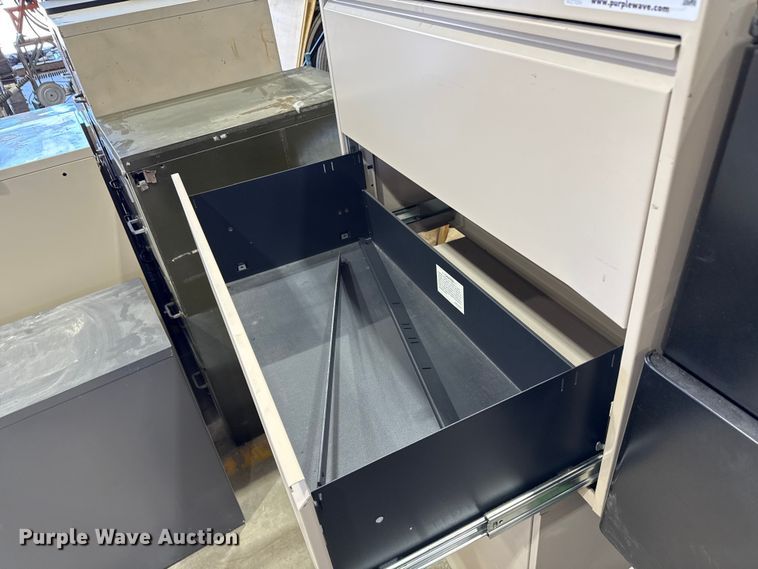 image for item ND9535 (6) file cabinets