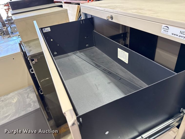image for item ND9535 (6) file cabinets