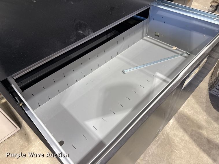 image for item ND9535 (6) file cabinets