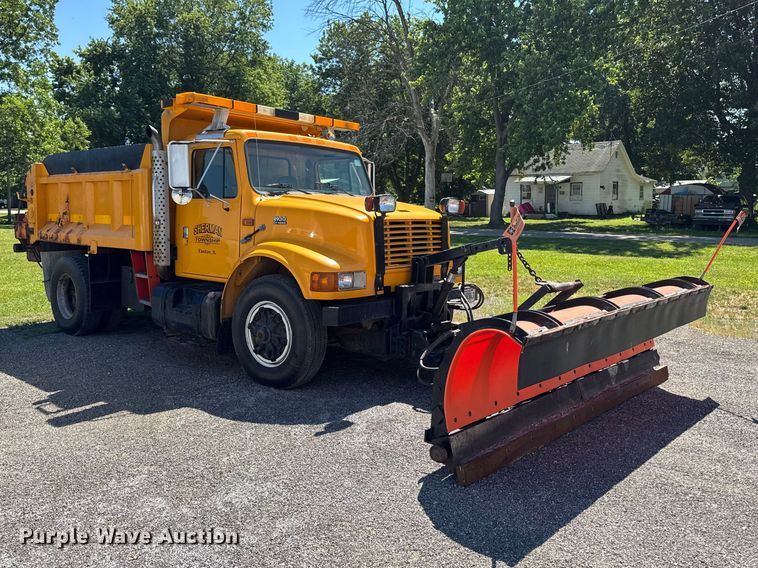 image for item OE9607 1998 International 4900 dump truck