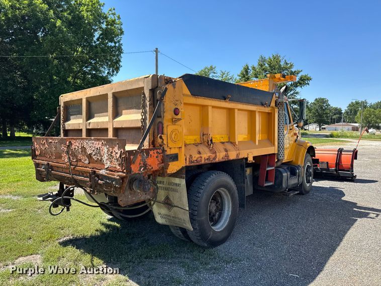 image for item OE9607 1998 International 4900 dump truck