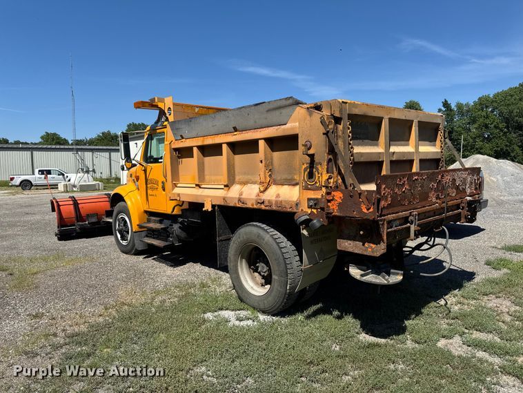 image for item OE9607 1998 International 4900 dump truck