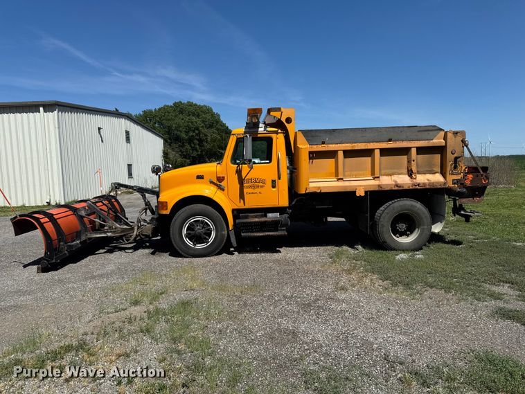 image for item OE9607 1998 International 4900 dump truck