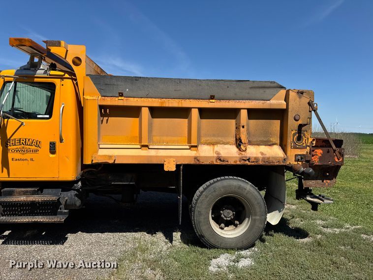 image for item OE9607 1998 International 4900 dump truck