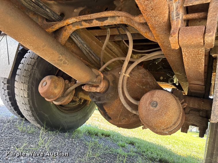 image for item OE9607 1998 International 4900 dump truck