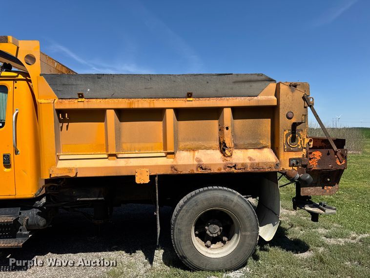 image for item OE9607 1998 International 4900 dump truck