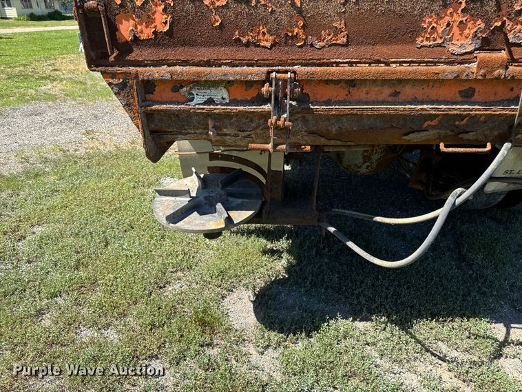 image for item OE9607 1998 International 4900 dump truck