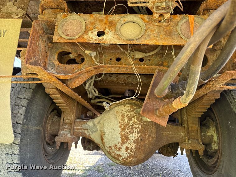 image for item OE9607 1998 International 4900 dump truck