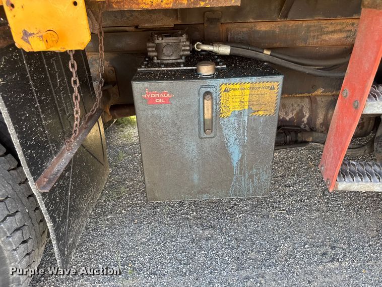 image for item OE9607 1998 International 4900 dump truck