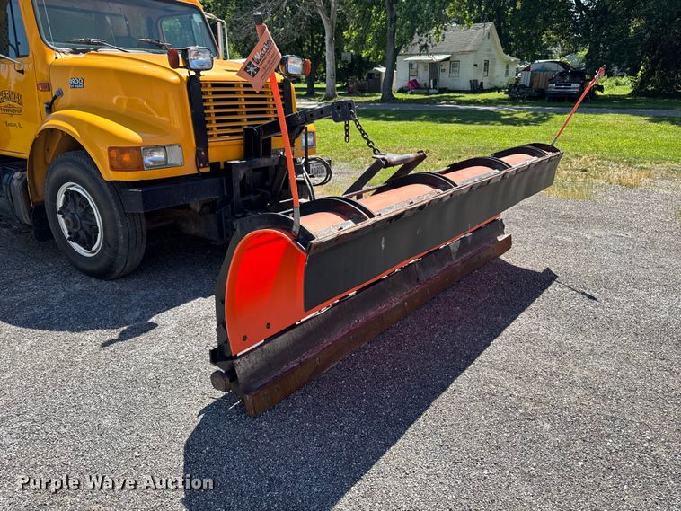 image for item OE9607 1998 International 4900 dump truck