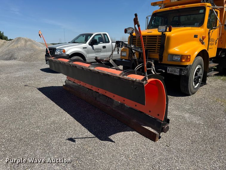 image for item OE9607 1998 International 4900 dump truck