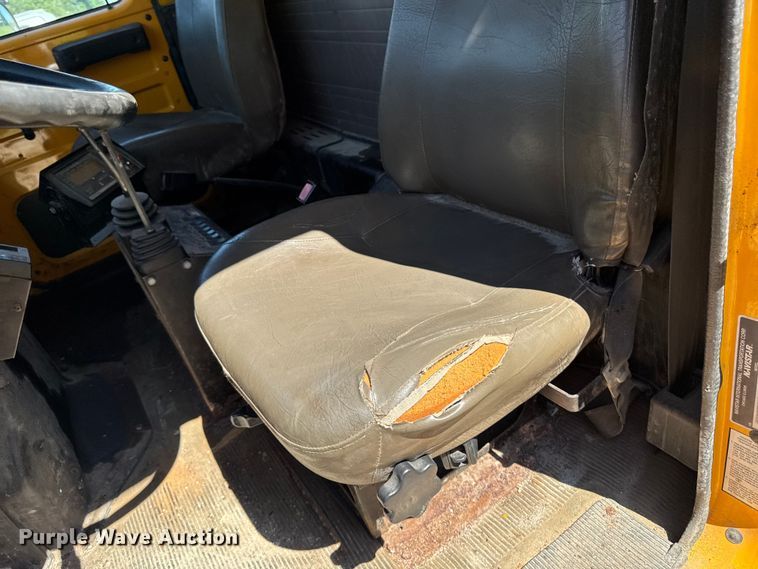 image for item OE9607 1998 International 4900 dump truck