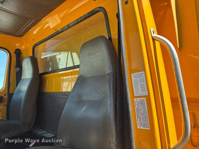 image for item OE9607 1998 International 4900 dump truck