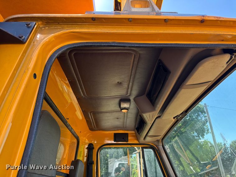 image for item OE9607 1998 International 4900 dump truck