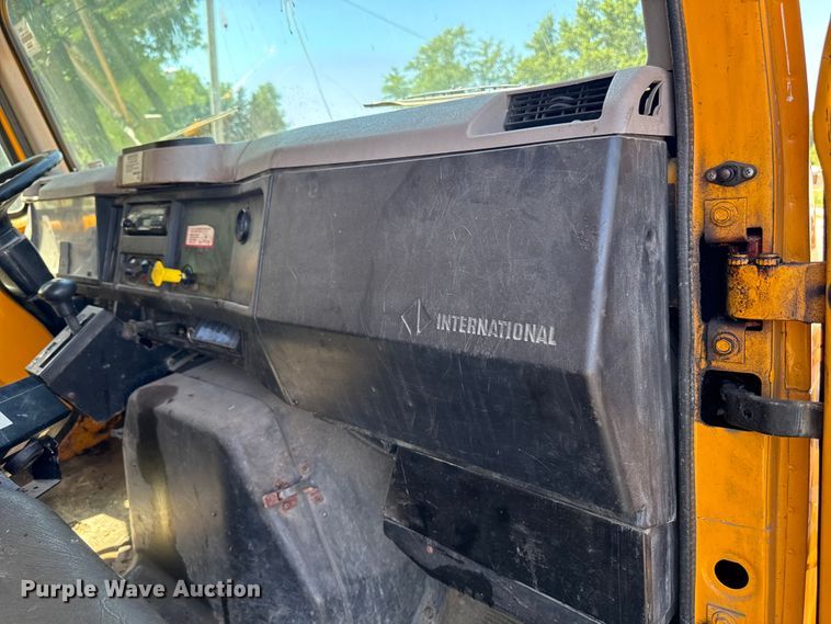 image for item OE9607 1998 International 4900 dump truck