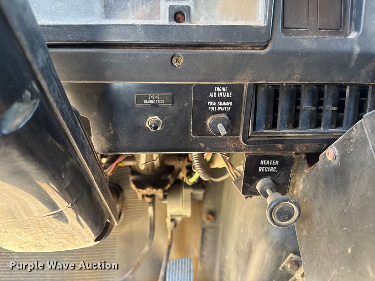 image for item OE9607 1998 International 4900 dump truck