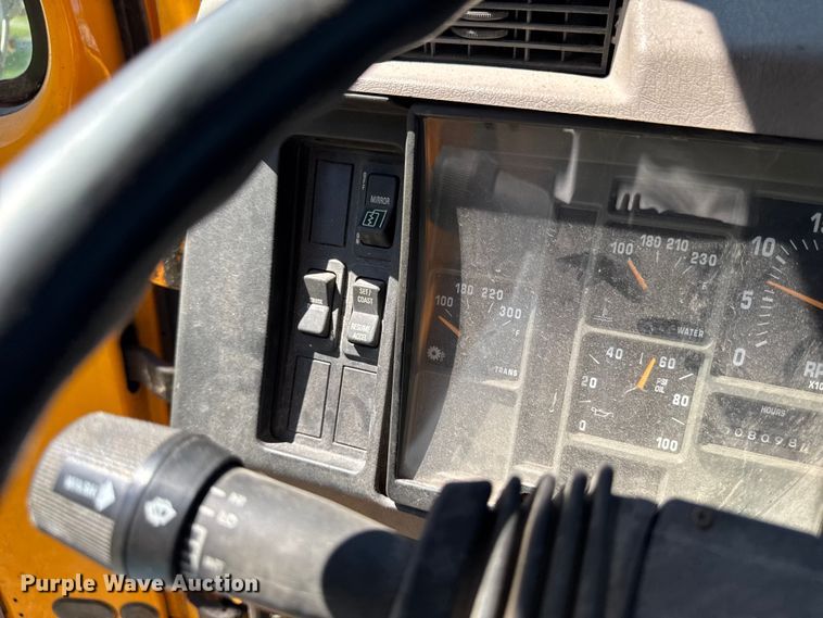 image for item OE9607 1998 International 4900 dump truck
