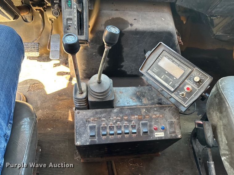 image for item OE9607 1998 International 4900 dump truck