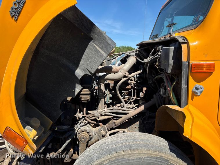 image for item OE9607 1998 International 4900 dump truck
