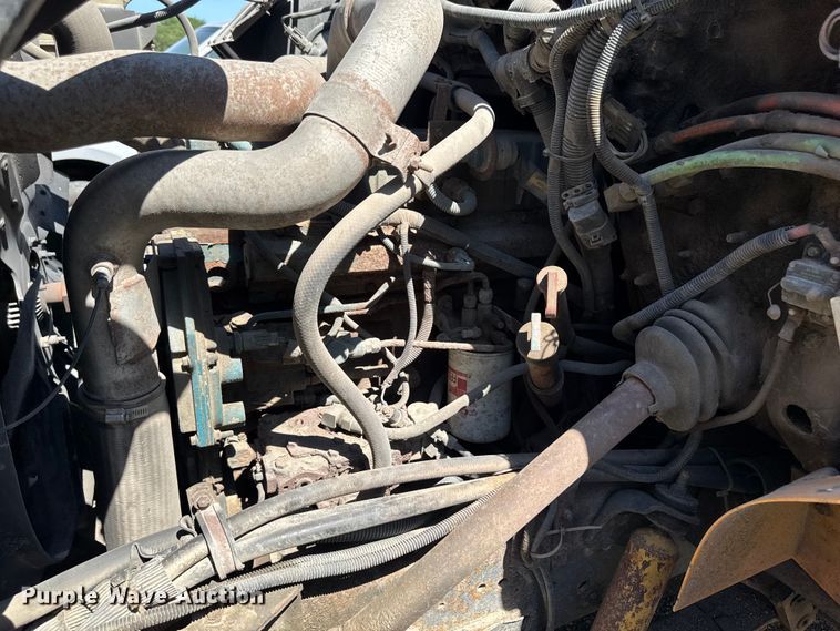 image for item OE9607 1998 International 4900 dump truck