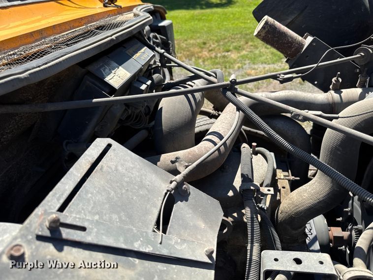 image for item OE9607 1998 International 4900 dump truck
