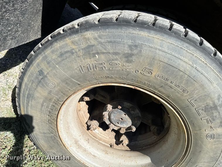 image for item OE9607 1998 International 4900 dump truck