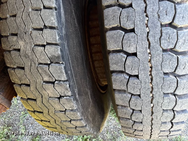image for item OE9607 1998 International 4900 dump truck