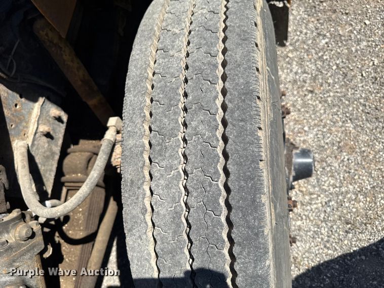 image for item OE9607 1998 International 4900 dump truck