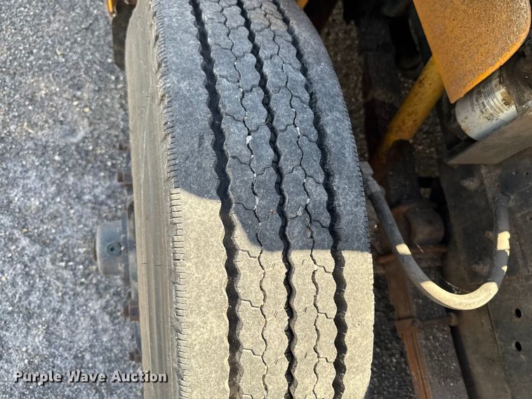image for item OE9607 1998 International 4900 dump truck