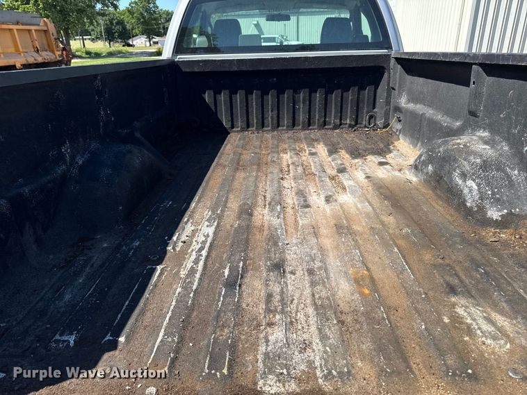 image for item OE9608 2007 Ford F150 XL pickup truck