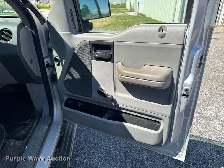 image for item OE9608 2007 Ford F150 XL pickup truck