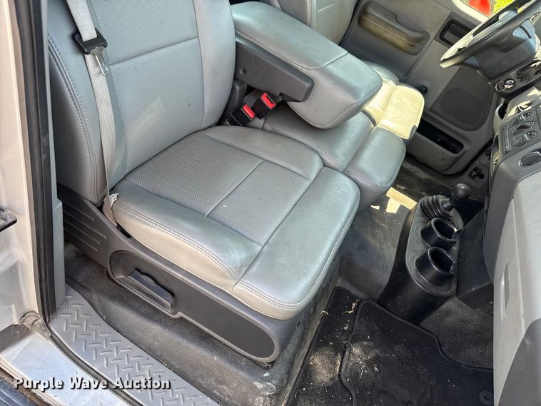 image for item OE9608 2007 Ford F150 XL pickup truck
