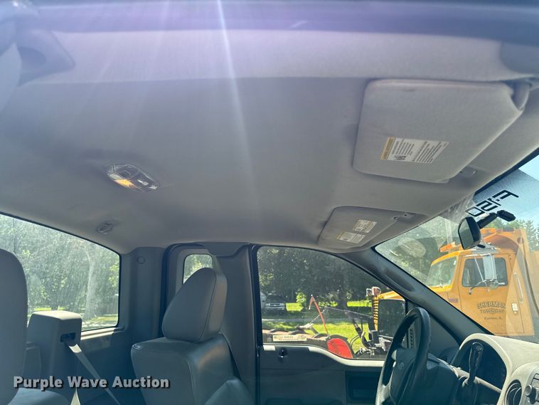 image for item OE9608 2007 Ford F150 XL pickup truck