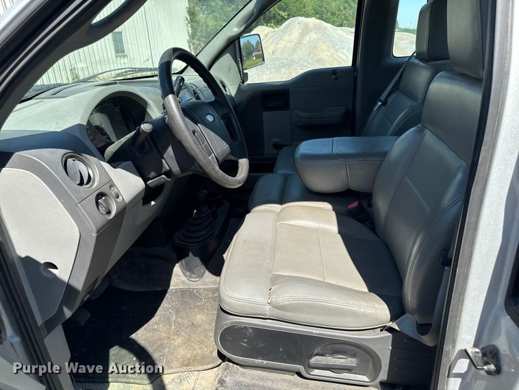 image for item OE9608 2007 Ford F150 XL pickup truck