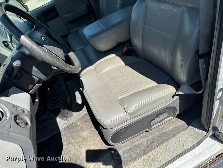 image for item OE9608 2007 Ford F150 XL pickup truck