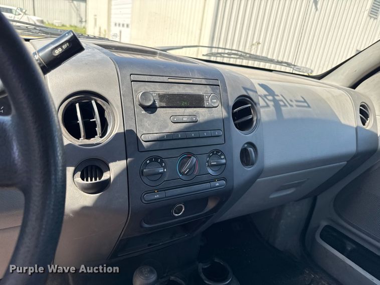 image for item OE9608 2007 Ford F150 XL pickup truck