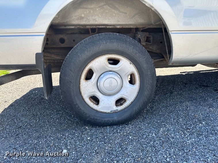 image for item OE9608 2007 Ford F150 XL pickup truck