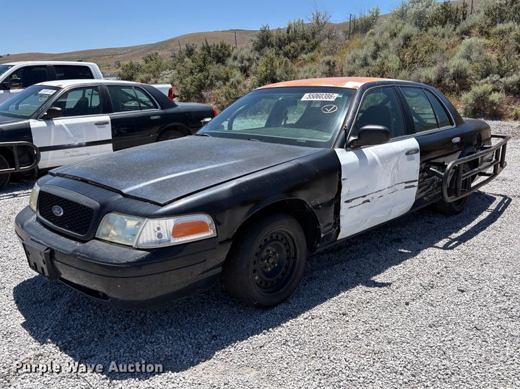 image for item YA3670 2001 Ford Crown Victoria Police Interceptor 