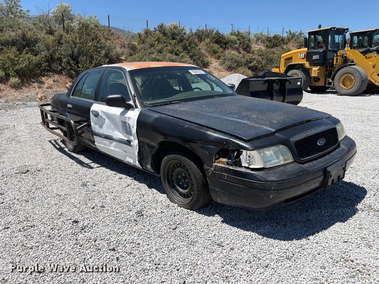 image for item YA3670 2001 Ford Crown Victoria Police Interceptor 