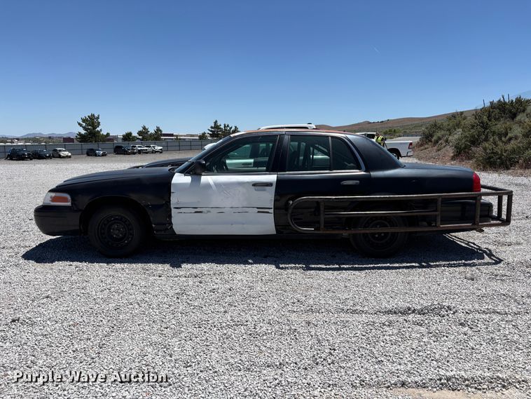 image for item YA3670 2001 Ford Crown Victoria Police Interceptor 