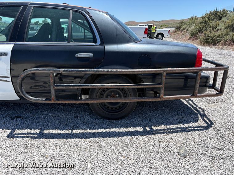 image for item YA3670 2001 Ford Crown Victoria Police Interceptor 