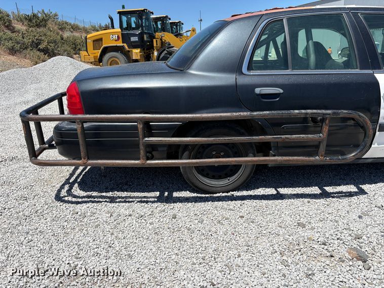 image for item YA3670 2001 Ford Crown Victoria Police Interceptor 