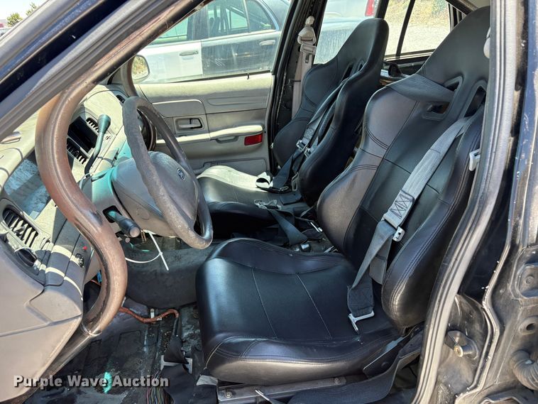 image for item YA3670 2001 Ford Crown Victoria Police Interceptor 