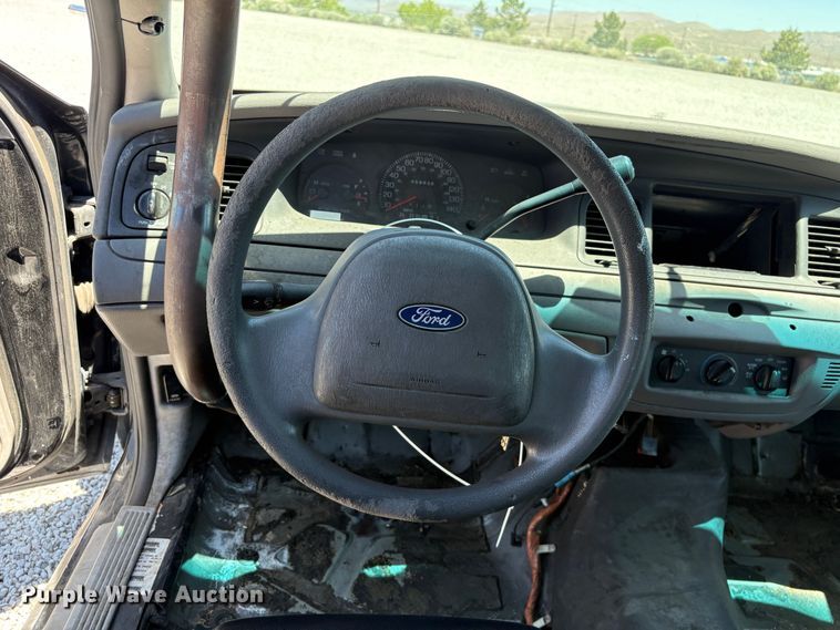 image for item YA3670 2001 Ford Crown Victoria Police Interceptor 