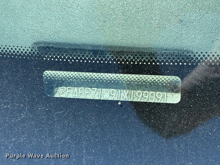 image for item YA3670 2001 Ford Crown Victoria Police Interceptor 